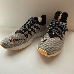 Like-New Nike Air Zoom Wildhorse Trail Running Shoes - 9